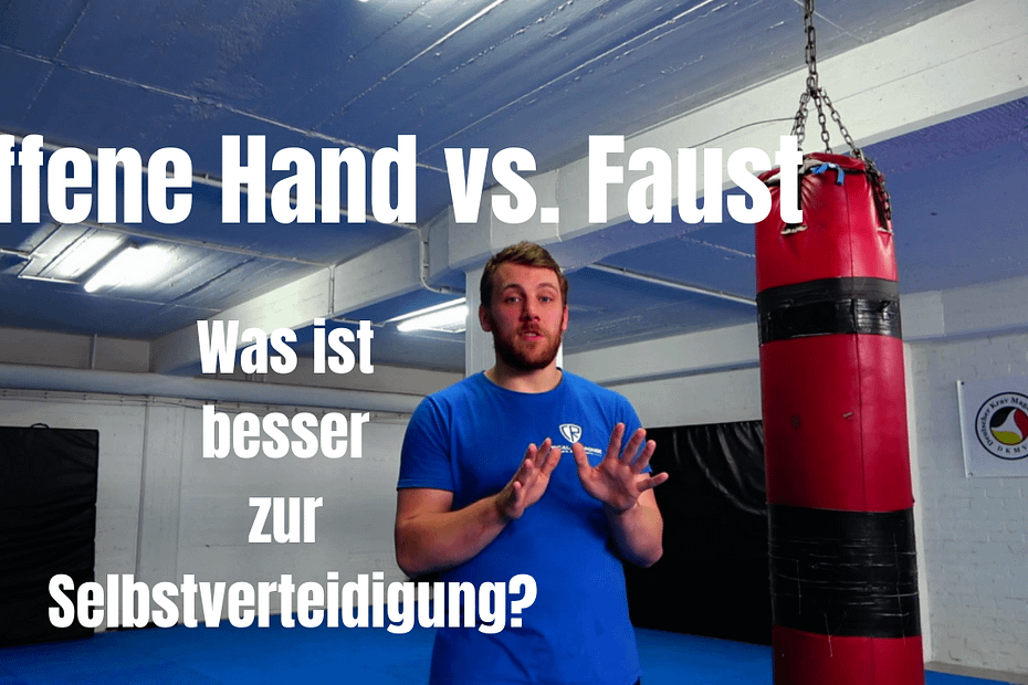 Offen Hände sind Fäusten taktisch überlegen für die Selbstverteidigung